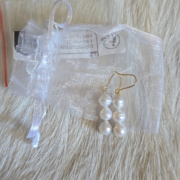 Freshwater Pearl Earrings - Picture 5 of 6